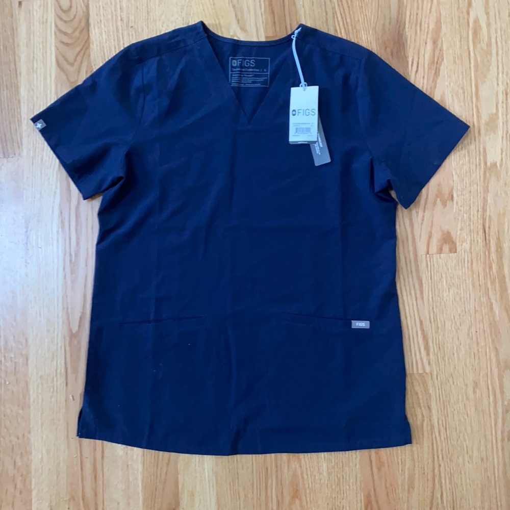 NWT FIGS S CASMA THREE POCKET SCRUB TOP NAVY BLUE